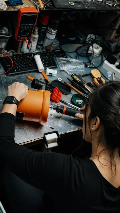 vacuum cleaner repairing by an expert